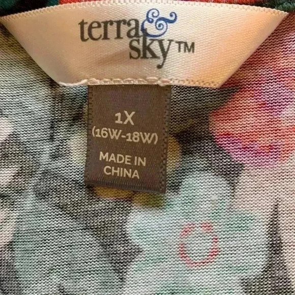terra & sky tunic style, rayon/spandex, medium weight, floral Summer top - Picture 4 of 6